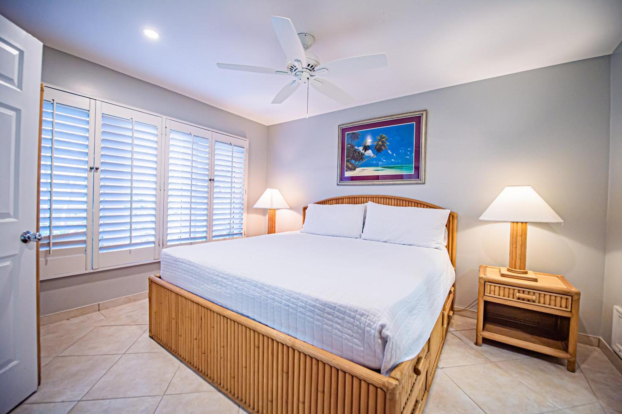Seven Mile Beach Resort ジョージ・タウン エクステリア 写真