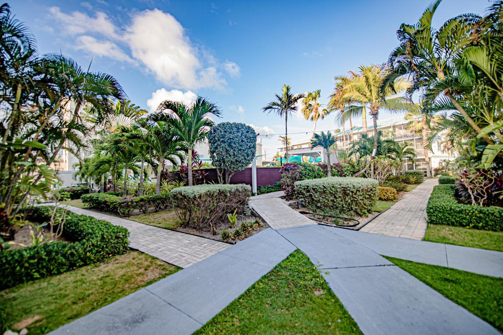 Seven Mile Beach Resort ジョージ・タウン エクステリア 写真