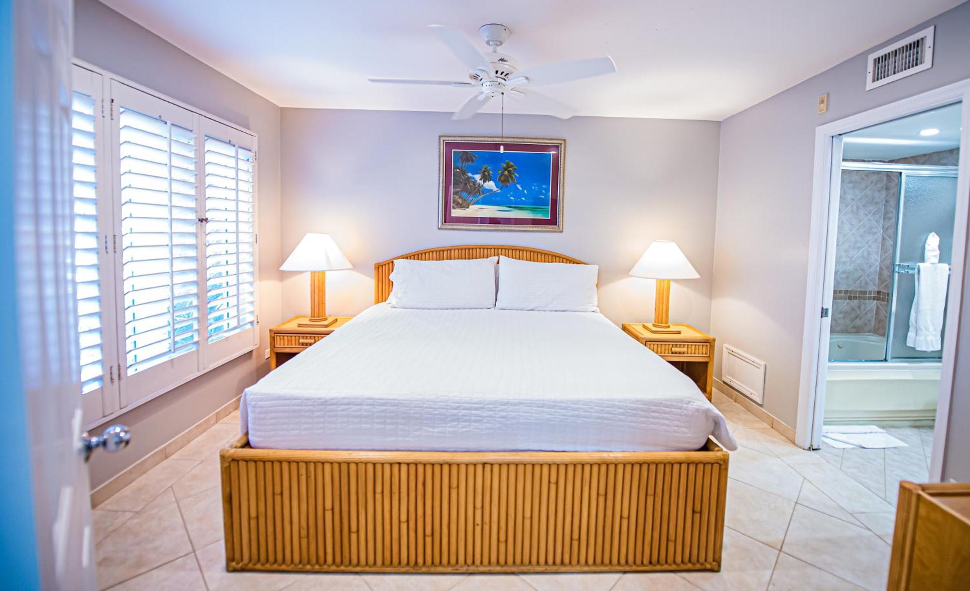 Seven Mile Beach Resort ジョージ・タウン エクステリア 写真