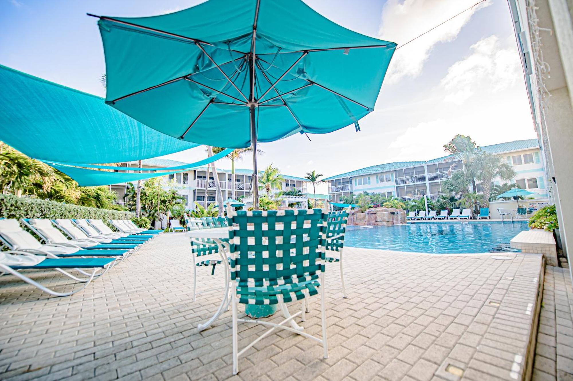 Seven Mile Beach Resort ジョージ・タウン エクステリア 写真