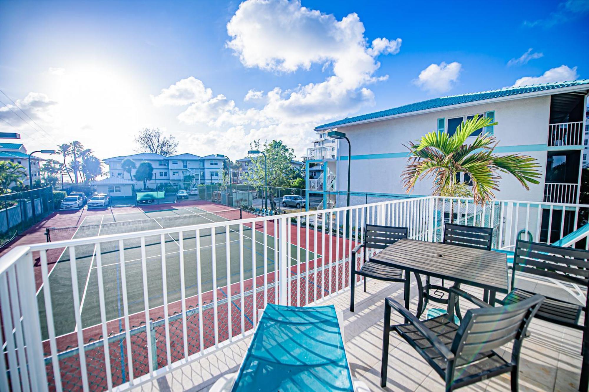 Seven Mile Beach Resort ジョージ・タウン エクステリア 写真