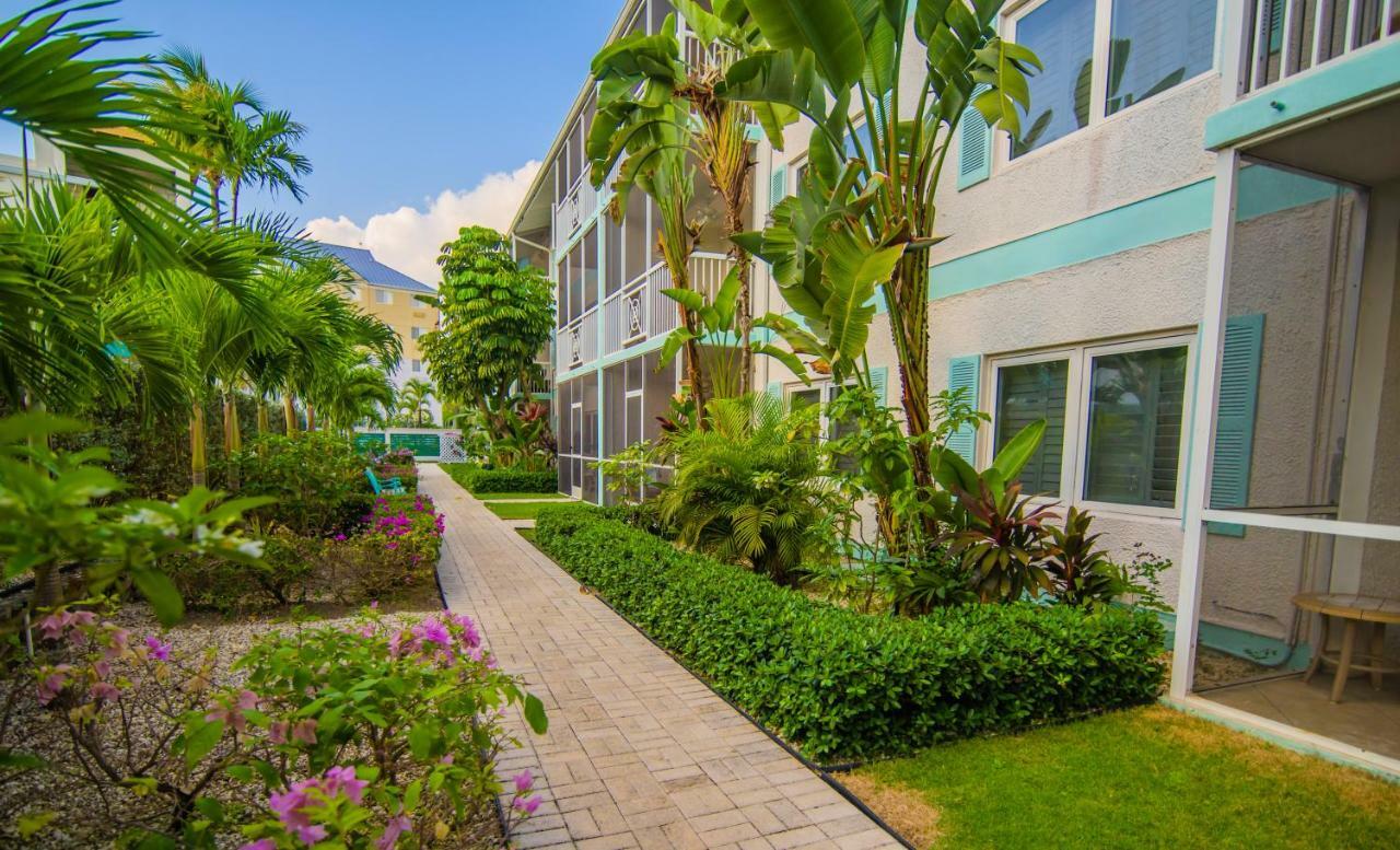 Seven Mile Beach Resort ジョージ・タウン エクステリア 写真