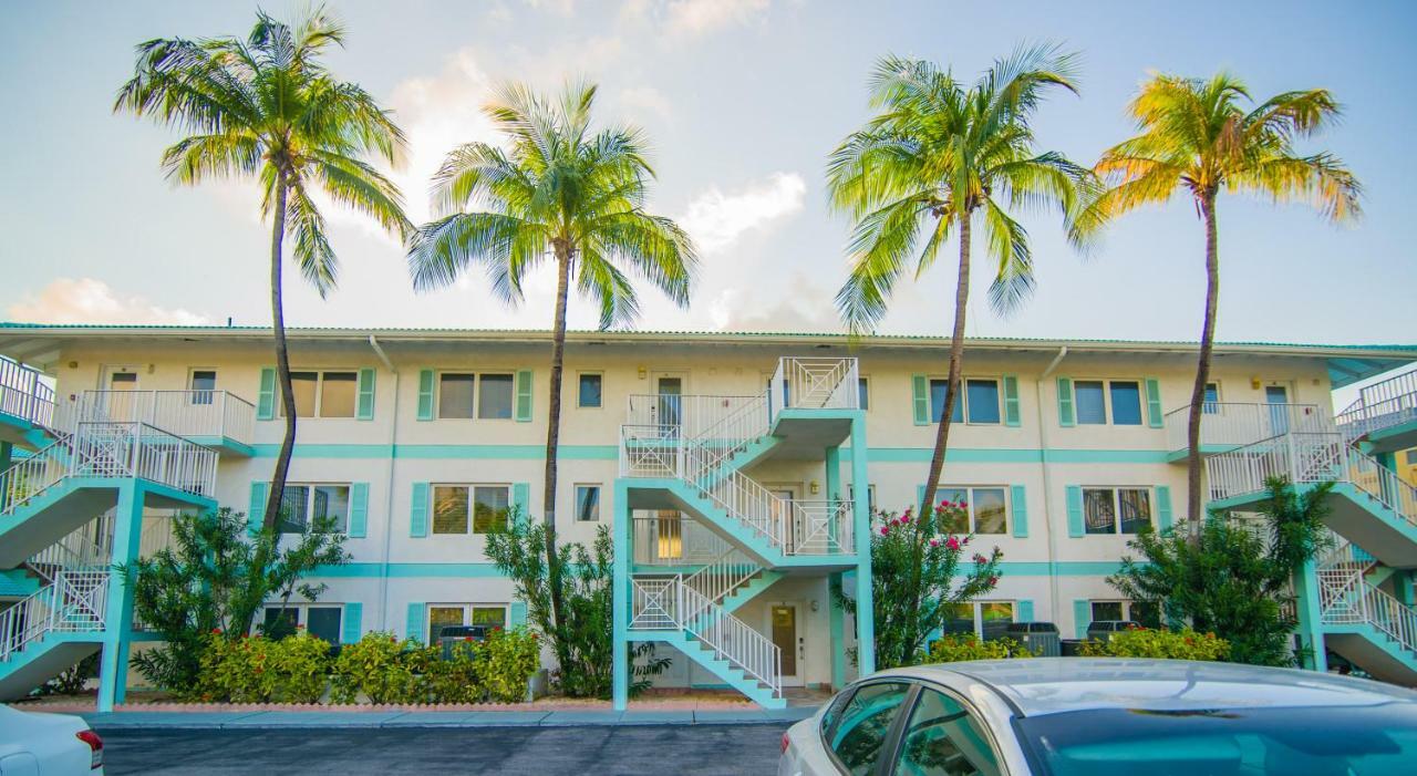 Seven Mile Beach Resort ジョージ・タウン エクステリア 写真
