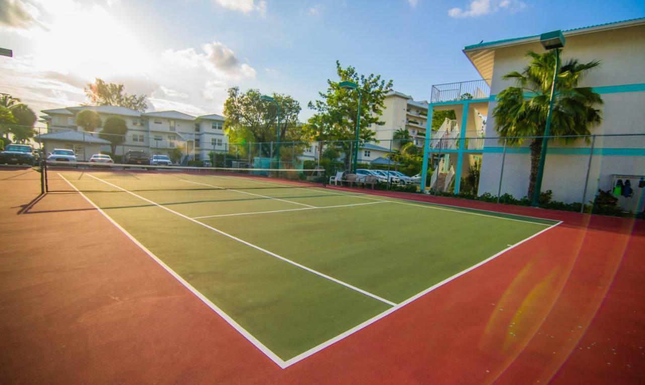 Seven Mile Beach Resort ジョージ・タウン エクステリア 写真